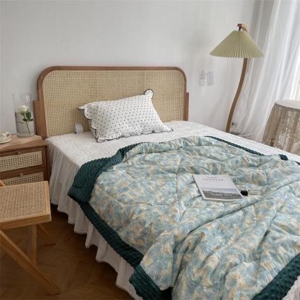 91家纺网 家纺一手货源 找家纺 源启生活 2022新款韩国手工包边豆豆单人被被子被芯 富士草莓