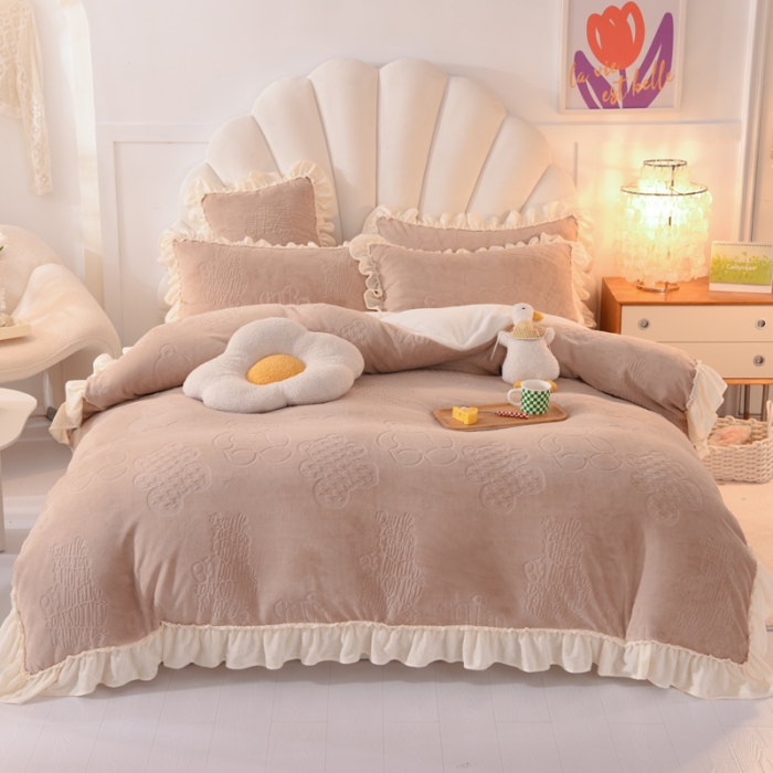 91家纺网 家纺一手货源 找家纺 （总）绒世界 2024秋冬韩版雕花牛奶绒四件套