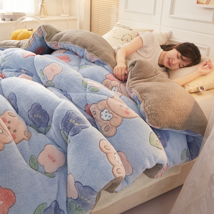 91家纺网 家纺一手货源 找家纺 梦初语 2022新款加厚保暖雪花绒加羊羔绒冬被 布朗熊