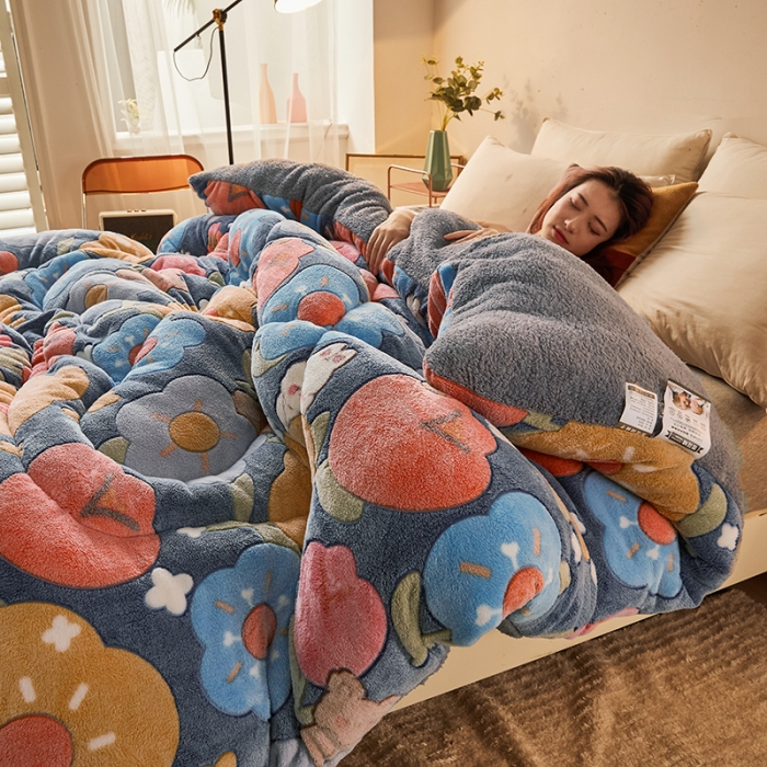 91家纺网 家纺一手货源 找家纺 梦初语 2022新款加厚保暖雪花绒加羊羔绒冬被花儿朵朵