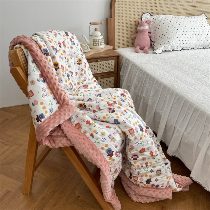 91家纺网 家纺一手货源 找家纺 源启生活 2022新款韩国手工包边豆豆单人被被子被芯 花花世界