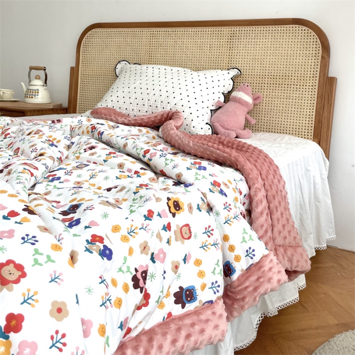 91家纺网 家纺一手货源 找家纺 源启生活 2022新款韩国手工包边豆豆单人被被子被芯 花花世界