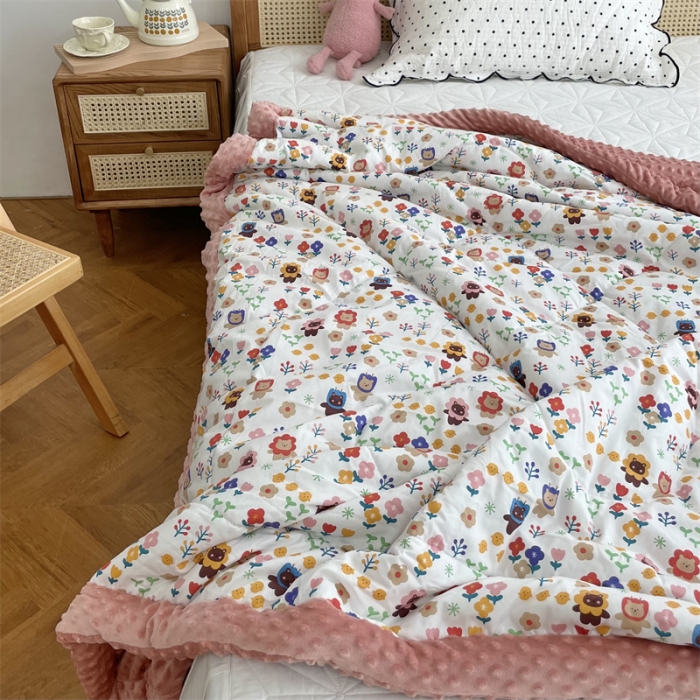 91家纺网 家纺一手货源 找家纺 源启生活 2022新款韩国手工包边豆豆单人被被子被芯 花花世界