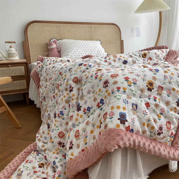 91家纺网 家纺一手货源 找家纺 源启生活 2022新款韩国手工包边豆豆单人被被子被芯 花花世界