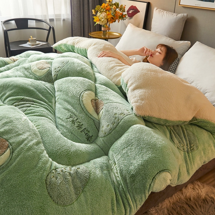 91家纺网 家纺一手货源 找家纺 梦初语 2022新款加厚保暖雪花绒加羊羔绒冬被 牛油果