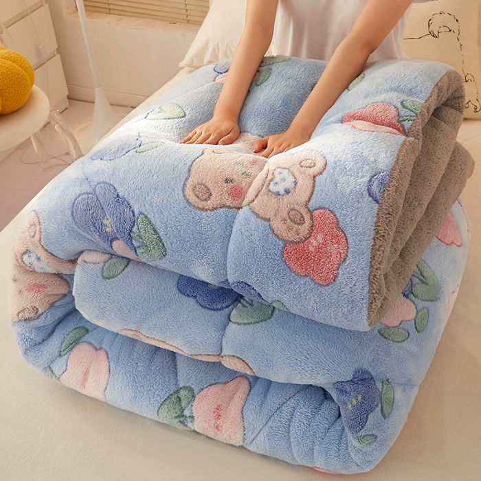 91家纺网 家纺一手货源 找家纺 梦初语 2022新款加厚保暖雪花绒加羊羔绒冬被 布朗熊