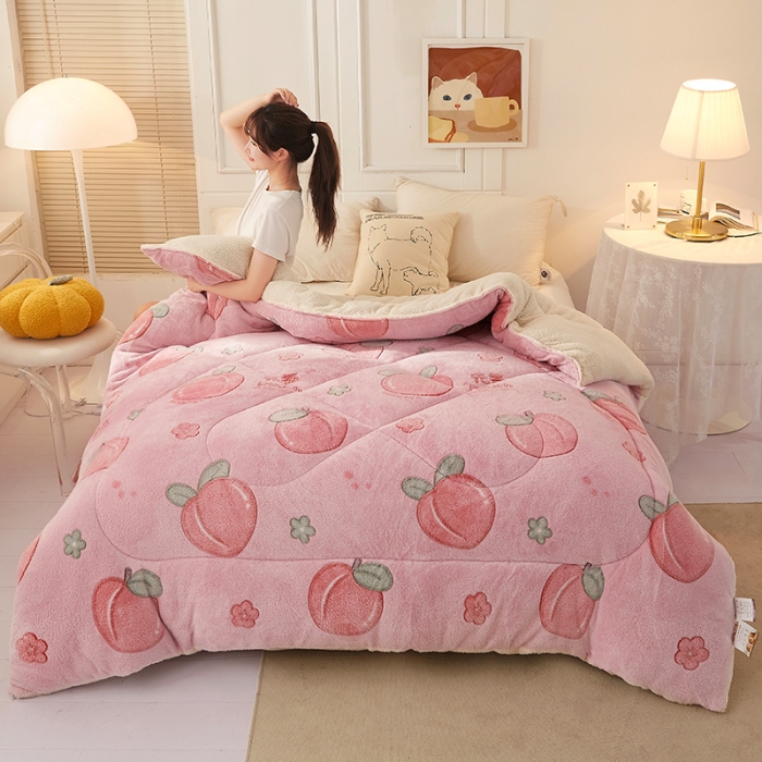 91家纺网 家纺一手货源 找家纺 梦初语 2022新款加厚保暖雪花绒加羊羔绒冬被 桃之夭夭