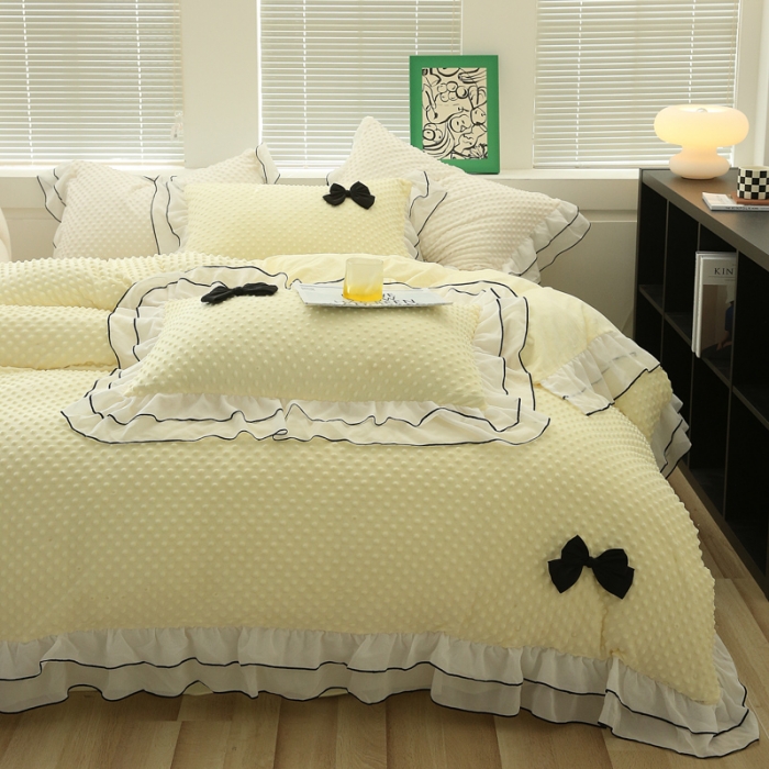 91家纺网 家纺一手货源 找家纺 玛奇朵2022新款母婴级A类豆豆绒雪纺双层花边珍妮系列珍妮黄