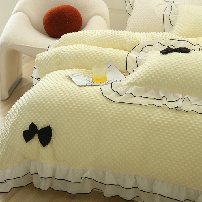 91家纺网 家纺一手货源 找家纺 玛奇朵2022新款母婴级A类豆豆绒雪纺双层花边珍妮系列珍妮黄