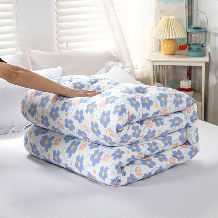 91家纺网 家纺一手货源 找家纺 天瑜家纺 2023新款A类针织棉冬被 朵朵花开蓝