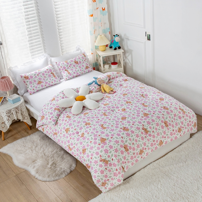 91家纺网 家纺一手货源 找家纺 天瑜家纺 2023新款A类针织棉冬被 花草兔子