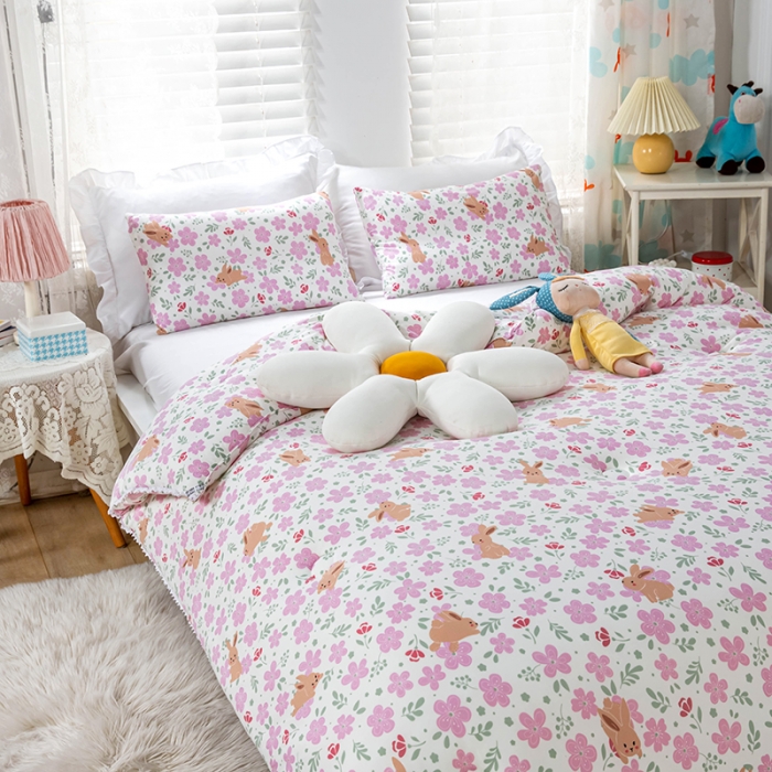 91家纺网 家纺一手货源 找家纺 天瑜家纺 2023新款A类针织棉冬被 花草兔子