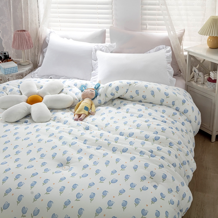 91家纺网 家纺一手货源 找家纺 天瑜家纺 2023新款A类针织棉冬被 花蕾白