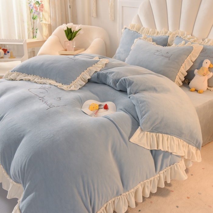 91家纺网 家纺一手货源 找家纺 （总）绒世界 2024秋冬韩版牛奶绒绣花四件套