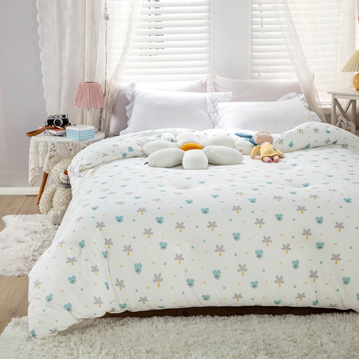 91家纺网 家纺一手货源 找家纺 天瑜家纺 2023新款A类针织棉冬被 小清新白