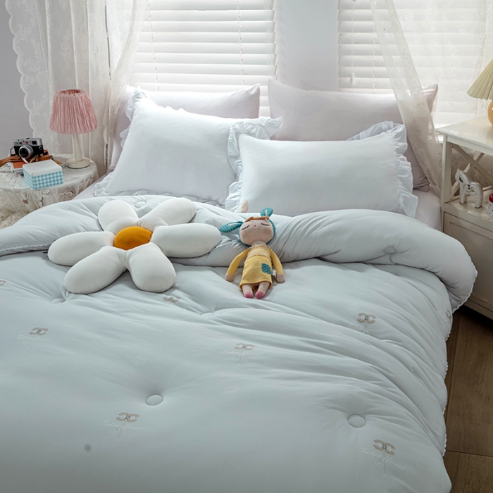 91家纺网 家纺一手货源 找家纺 天瑜家纺 2023新款A类针织棉冬被 小香灰色