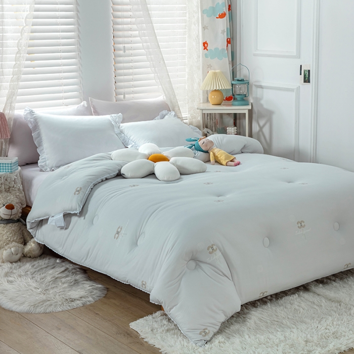 91家纺网 家纺一手货源 找家纺 天瑜家纺 2023新款A类针织棉冬被 小香灰色