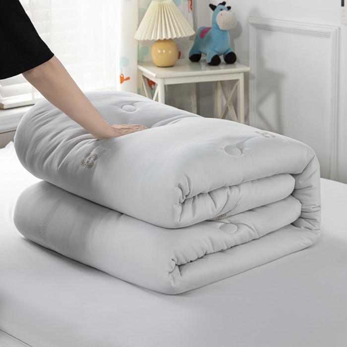 91家纺网 家纺一手货源 找家纺 天瑜家纺 2023新款A类针织棉冬被 小香灰色