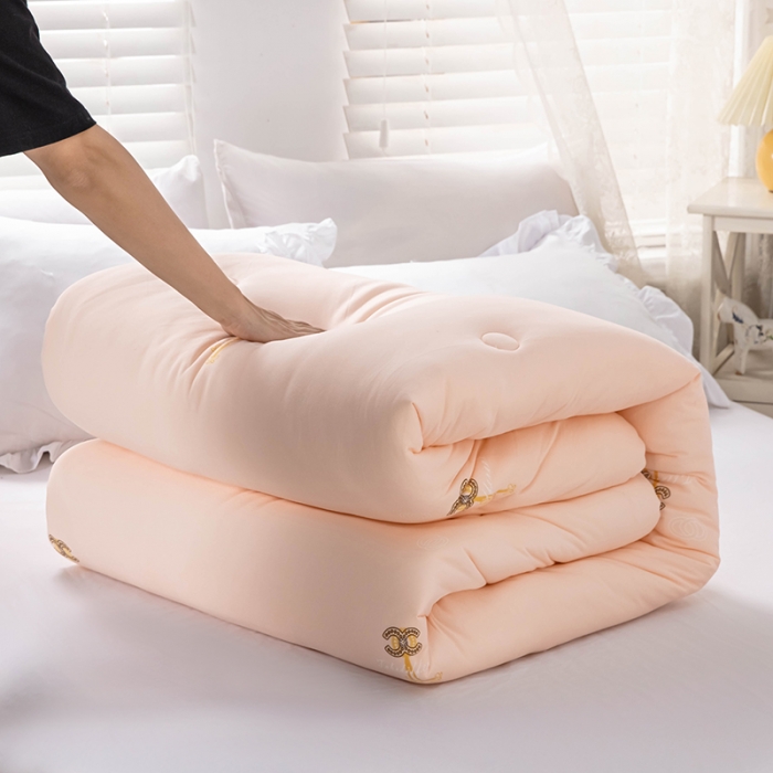 91家纺网 家纺一手货源 找家纺 天瑜家纺 2023新款A类针织棉冬被 小香玉色