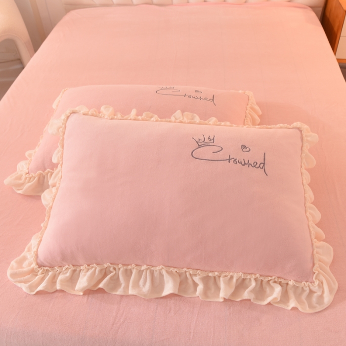 91家纺网 家纺一手货源 找家纺 绒世界 2024秋冬韩版牛奶绒绣花四件套 邂逅-蜜桃粉