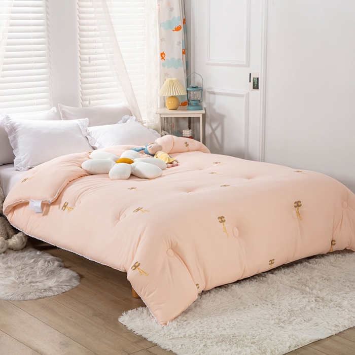 91家纺网 家纺一手货源 找家纺 天瑜家纺 2023新款A类针织棉冬被 小香玉色