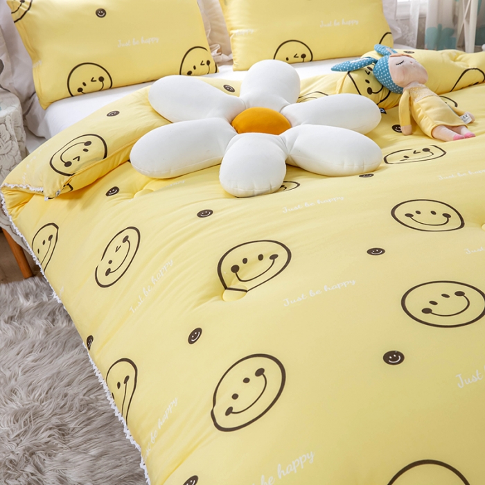 91家纺网 家纺一手货源 找家纺 天瑜家纺 2023新款A类针织棉冬被 笑脸黄