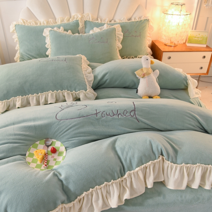 91家纺网 家纺一手货源 找家纺 绒世界 2024秋冬韩版牛奶绒绣花四件套 邂逅-抹茶绿