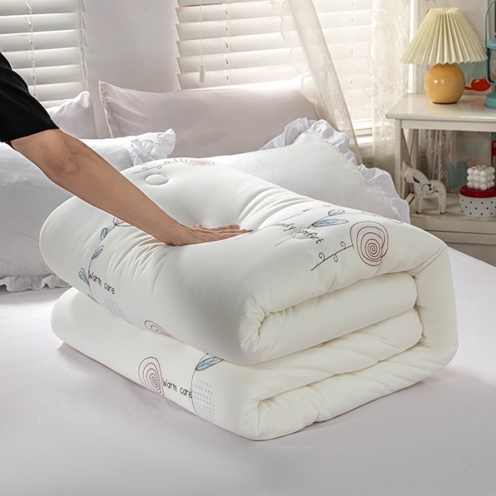 91家纺网 家纺一手货源 找家纺 天瑜家纺 2023新款A类针织棉冬被 休闲时光 白