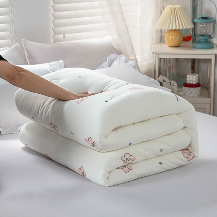 91家纺网 家纺一手货源 找家纺 天瑜家纺 2023新款A类针织棉冬被 樱花白