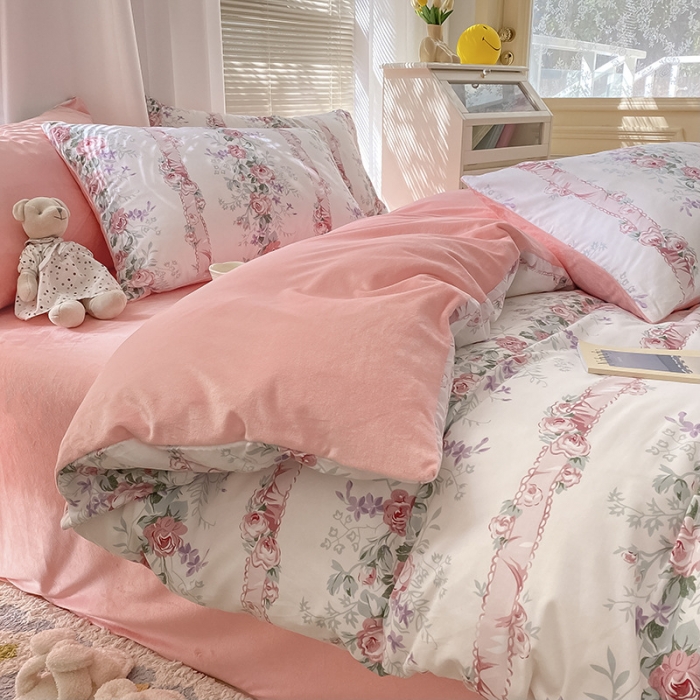 91家纺网 家纺一手货源 找家纺 雅居纺 2022新款棉绒四件套 粉色花语