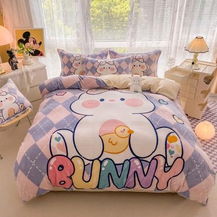 91家纺网 家纺一手货源 找家纺 塔塔 2025新款高克重大版印花牛奶绒四件套 兔小鸭