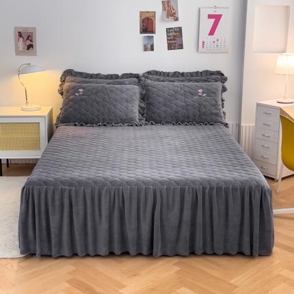 91家纺网 家纺一手货源 找家纺 （总）爱妮玖玖 2025新款牛奶绒纯色夹棉床裙