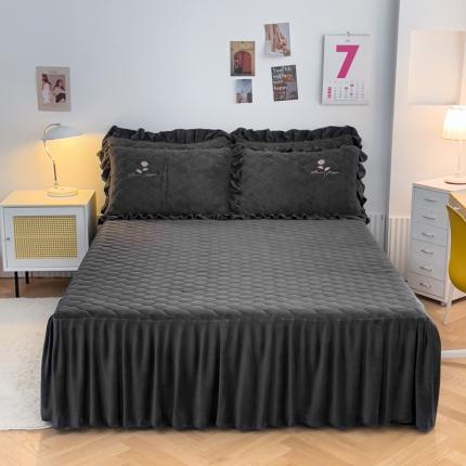 91家纺网 家纺一手货源 找家纺 （总）爱妮玖玖 2025新款牛奶绒纯色夹棉床裙