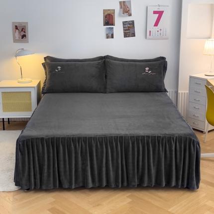 91家纺网 家纺一手货源 找家纺 （总）爱妮玖玖 2025新款牛奶绒纯色单层床裙