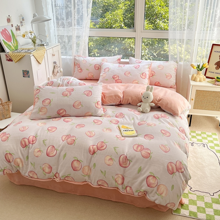 91家纺网 家纺一手货源 找家纺 雅居纺 2022新款牛奶绒印花四件套 粉粉桃