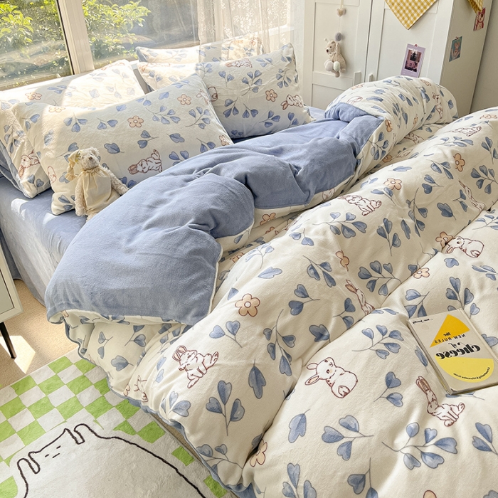 91家纺网 家纺一手货源 找家纺 雅居纺 2022新款牛奶绒印花四件套 乖乖兔