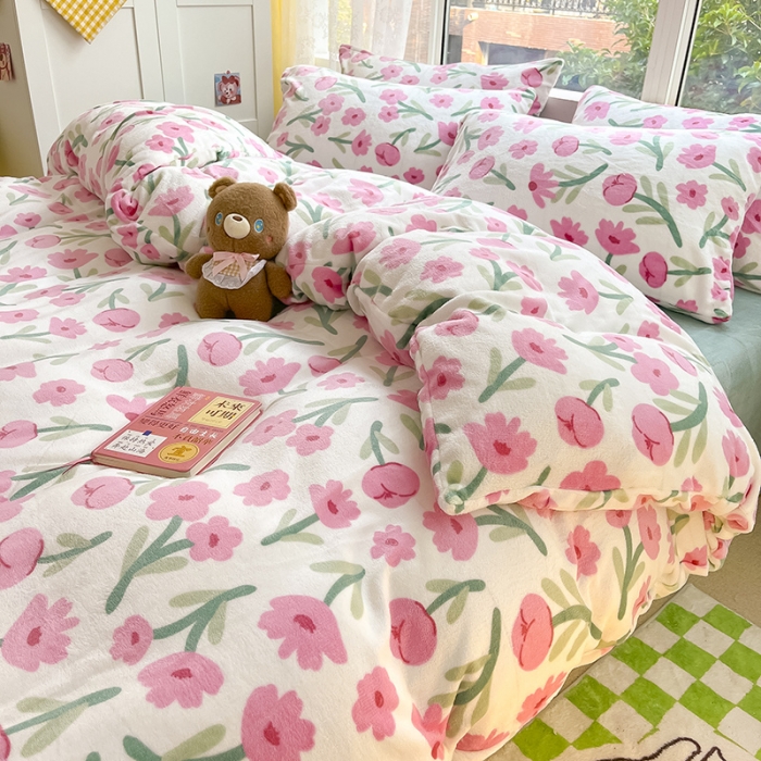 91家纺网 家纺一手货源 找家纺 雅居纺 2022新款牛奶绒印花四件套 蜜茶