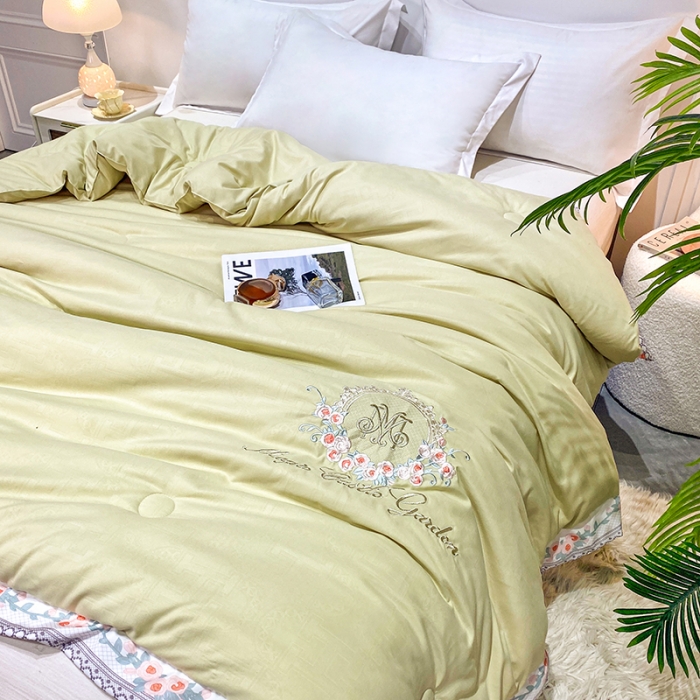 91家纺网 家纺一手货源 找家纺 2023丽卡家纺-梦露刺绣款春秋被子被芯冬被 清新绿