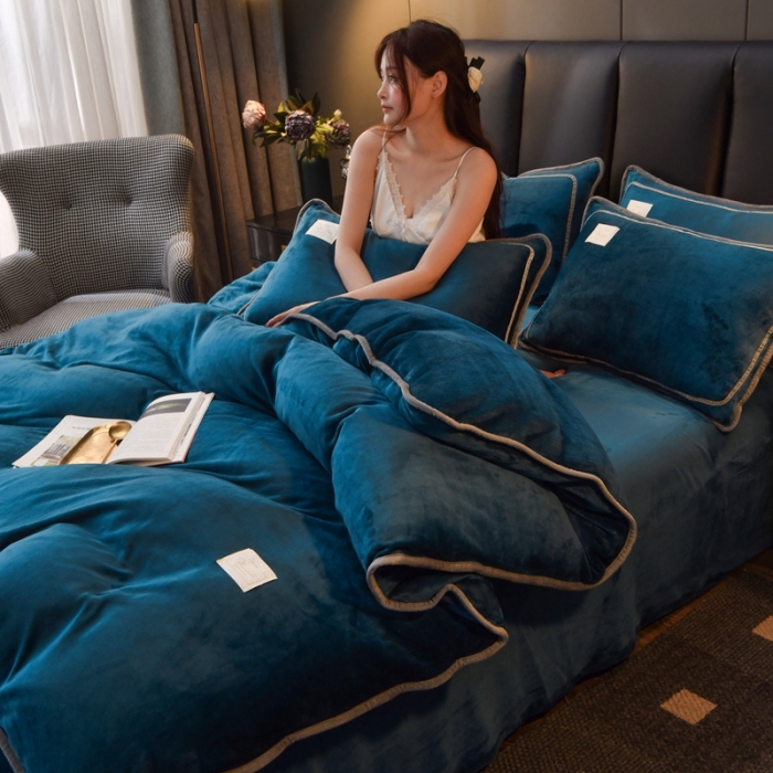 91家纺网 家纺一手货源 找家纺 啊雅家居 2026新款纯色包边双面牛奶绒四件套 包宝蓝