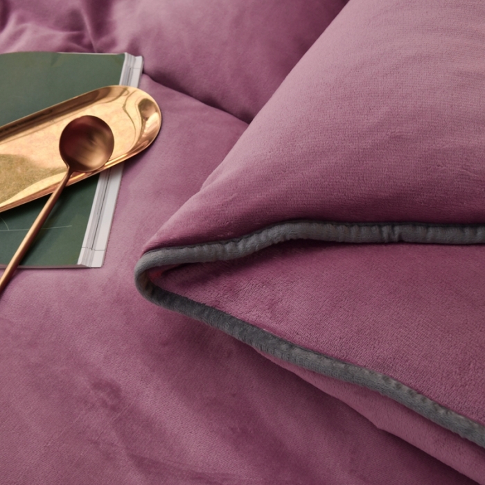 91家纺网 家纺一手货源 找家纺 啊雅家居 2026新款纯色包边双面牛奶绒四件套 包豆沙