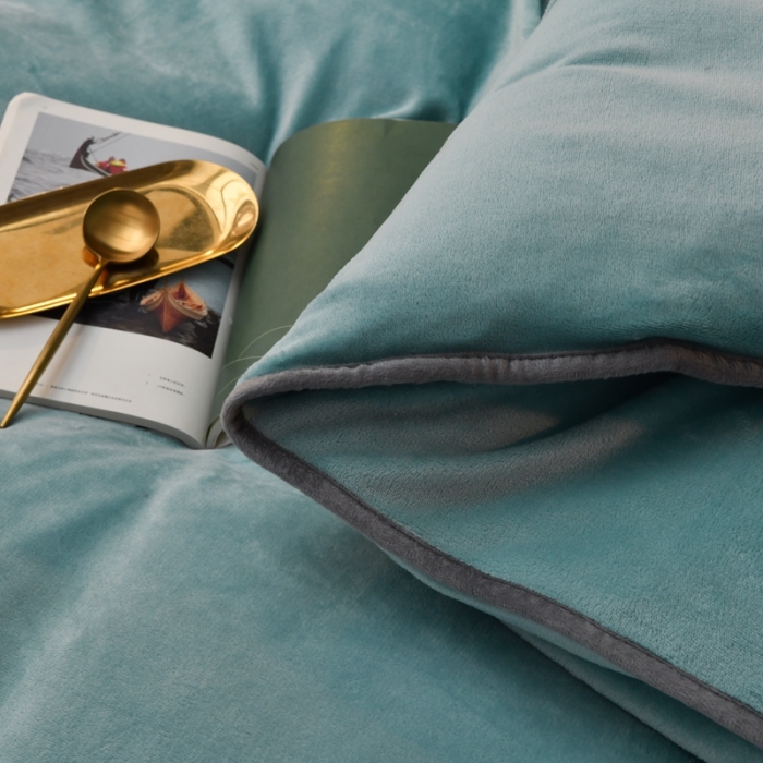 91家纺网 家纺一手货源 找家纺 啊雅家居 2026新款纯色包边双面牛奶绒四件套 包水绿