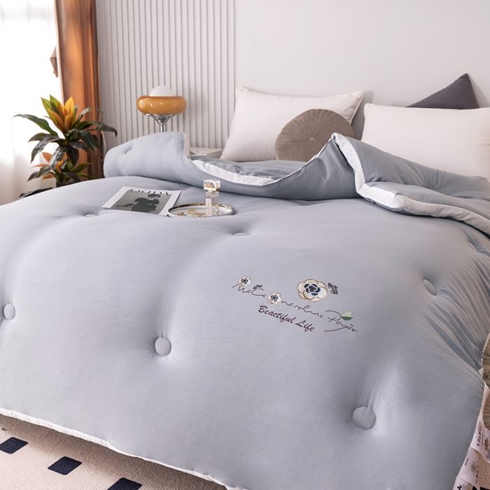 91家纺网 家纺一手货源 找家纺 盈超2023新款山茶花抗菌立体大豆被冬被 兰灰色