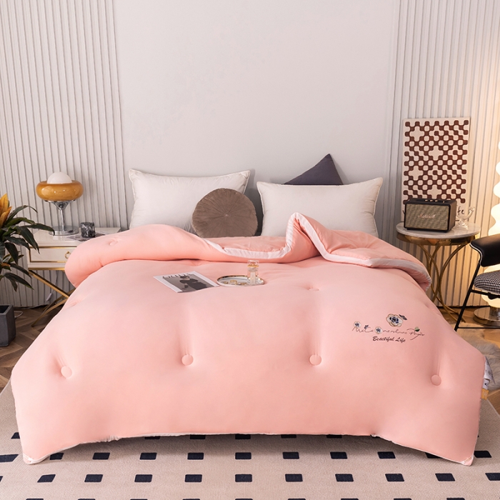 91家纺网 家纺一手货源 找家纺 盈超2023新款山茶花抗菌立体大豆被冬被 浅玉色