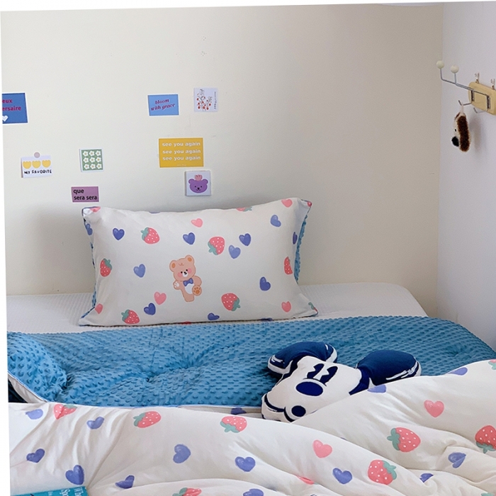 91家纺网 家纺一手货源 找家纺 星期八 2022新款针织棉豆豆被被子被芯 草莓熊