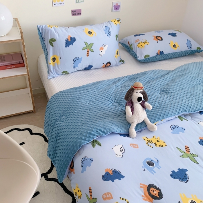 91家纺网 家纺一手货源 找家纺 星期八 2022新款针织棉豆豆被被子被芯 动物园