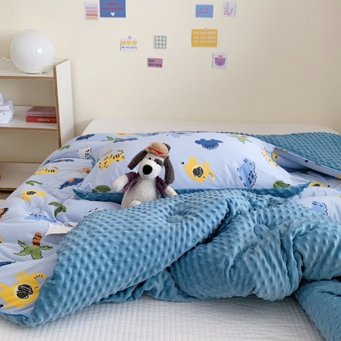 91家纺网 家纺一手货源 找家纺 星期八 2022新款针织棉豆豆被被子被芯 动物园