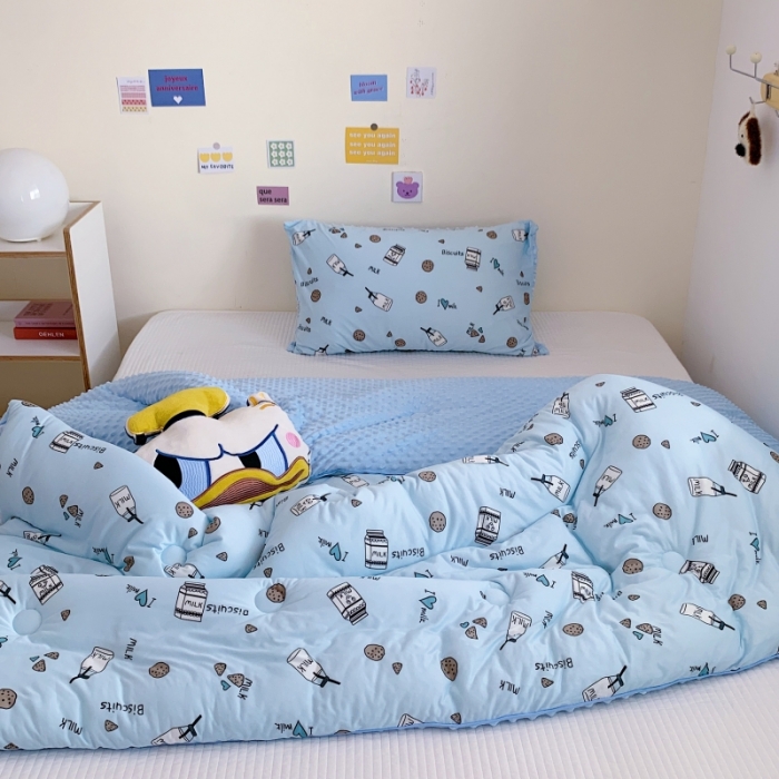 91家纺网 家纺一手货源 找家纺 星期八 2022新款针织棉豆豆被被子被芯 蓝饼干