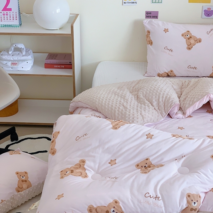 91家纺网 家纺一手货源 找家纺 星期八 2022新款针织棉豆豆被被子被芯 泰迪熊