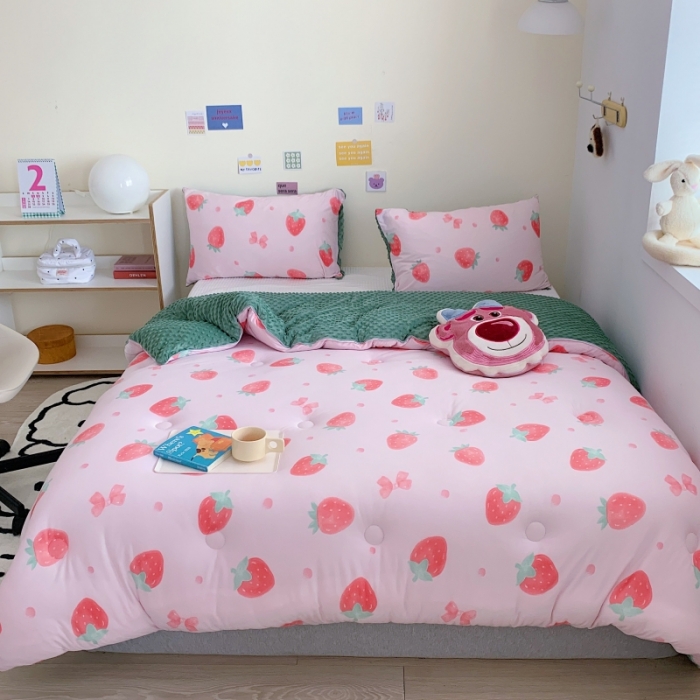 91家纺网 家纺一手货源 找家纺 星期八 2022新款针织棉豆豆被被子被芯 小草莓