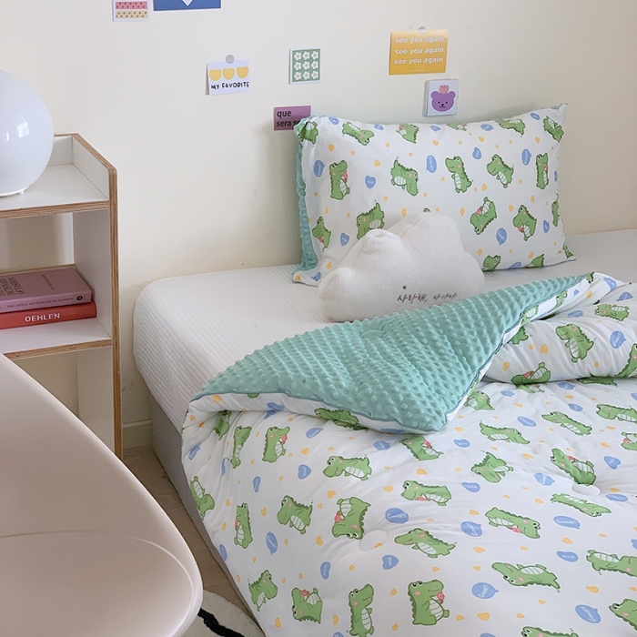 91家纺网 家纺一手货源 找家纺 星期八 2022新款针织棉豆豆被被子被芯 小鳄鱼